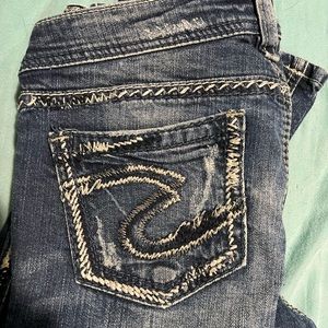 Silver jeans size 28 waist 33 length.